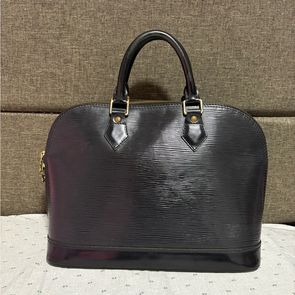 Louis Vuitton Alma Epi Pm